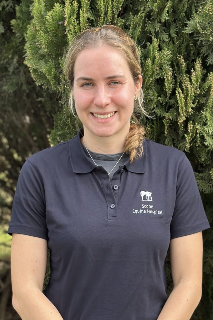 Dr Clare Harris